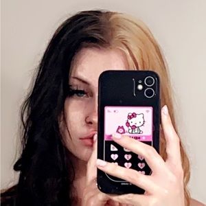 Meet your Posher, Chloe